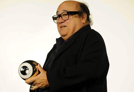 Cenu pro Michaela Douglase pevzal na Mezinrodnm filmovm festivalu v Curychu Danny DeVito 