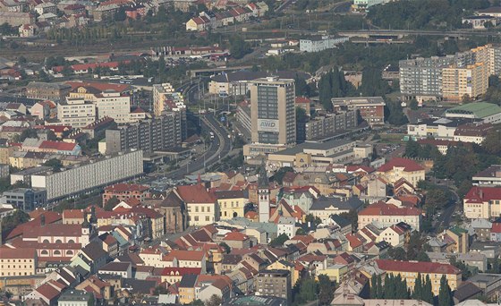 V roce 2008 bylo námstí v Chomutov djitm ady demonstrací proti vedení msta. To mlo stovky demonstrujících pouze za kiklouny.