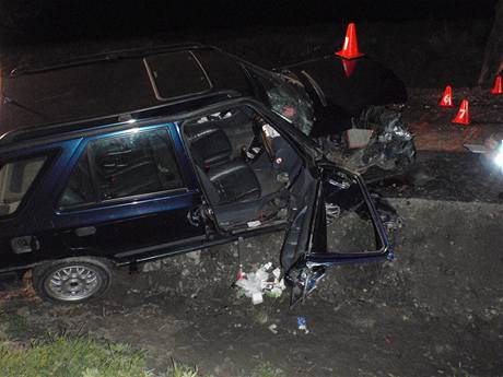 Autonehoda na Kromsku. Ve vraku kody Felicie nechal idi rannou spolujezdkyni