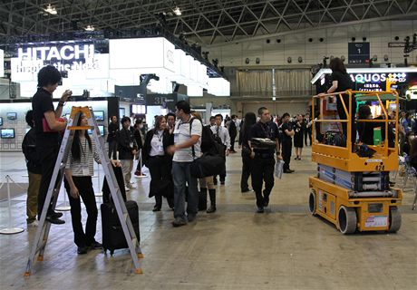 CEATEC 2010 - den ped otevenm