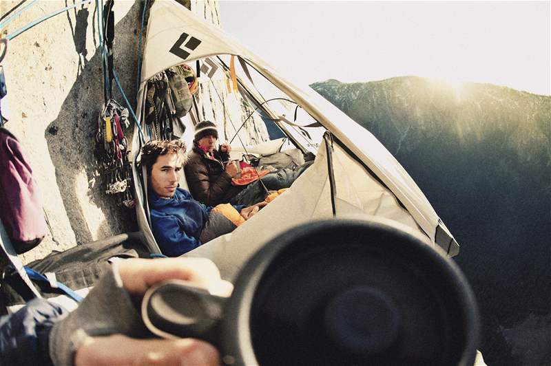 Kategorie: Culture. Fotograf: Tim Kemple (USA). Sportovci: Tommy Caldwell, Kevin Jorgeson 