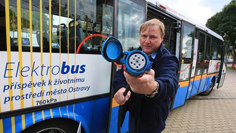 U brnnského Bobycentra se pestavil ojedinlý elektrobus, na jeho testování se podílí spolenost E.ON.