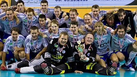 Radost florbalistů Vítkovic ze stříbrných medailí na Evropském poháru 2010 Radost florbalistů Vítkovic ze stříbrných medailí na Evropském poháru 2010