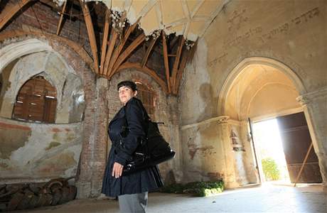 Alena Kov, odborn garant opravy kaple na idovskm hbitov v Beclavi