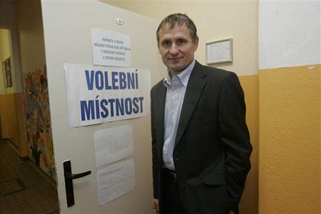 Ji unek odvolil ve vsetnsk Zkladn kole Luh (15. jna 2010)