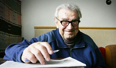 Josef Pelikán (87) je nejstarí zvolený zastupitel v eské republice. Rozhodovat bude o dní v MInici na Písecku, kde ije a kde se i narodil.  