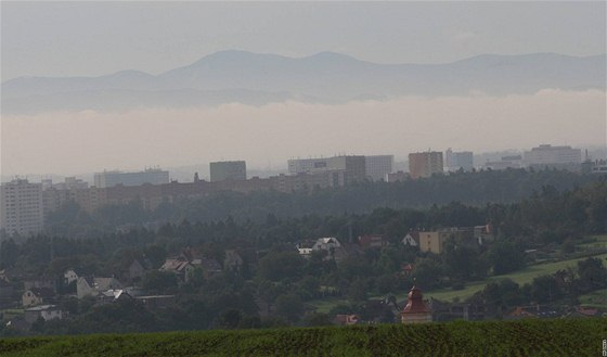 Ovzduí nad Ostravskem, které od úterka dusil smog, mírn zlepil dé. Ilustraní foto