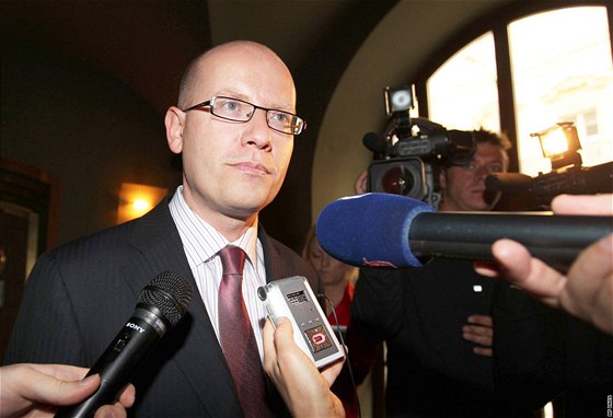 Bohuslav Sobotka ve volebním tábu SSD. (16. íjna 2010)