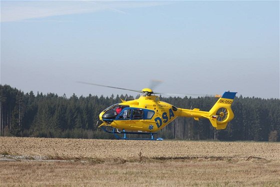 idie vozu záchranné sluby museli transportovat do nemocnice letecky. Ilustraní foto.