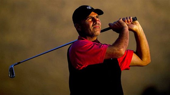 Rocco Mediate vede po dvou kolech Frys.com Open o ti rány.