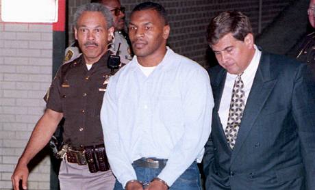 Mike Tyson u soudu kvli znsilnn