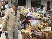 Marseille se top v odpadcch, ke stvce odbor se pipojili i popeli. (18. jna 2010)