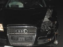 Vz Audi A6 se na Sokolovsku srazil s dakem.