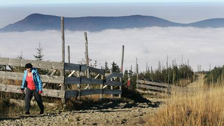 Pohled z Lysé hory na smogem suovaný Moravskoslezský kraj.