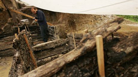 Archeologické výzkumy na vrchu Vlada u lutic na Karlovarsku