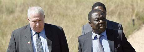 Roy Bennett (vlevo) a Morgan Tsvangirai