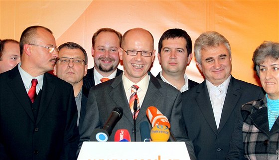 Tisková konference SSD k výsledkm senátních voleb. (23. íjna 2010)