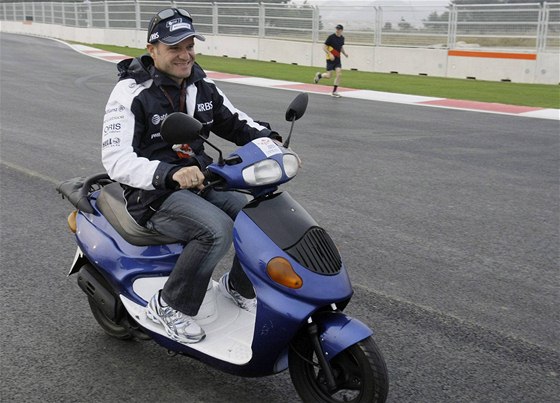 Rubens Barrichello na prohlídce nového okruhu Yeongam v Koreji.