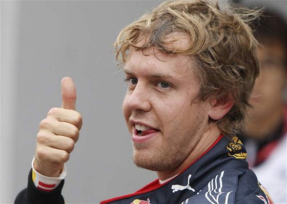 Sebastian Vettel slaví vítzství v kvalifikaci na Velkou cenu Koreje.