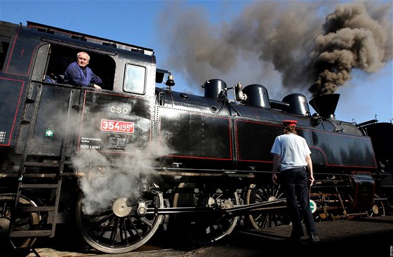 Po historické trati Koleovka se moná dál budou prohánt parní vlaky.
