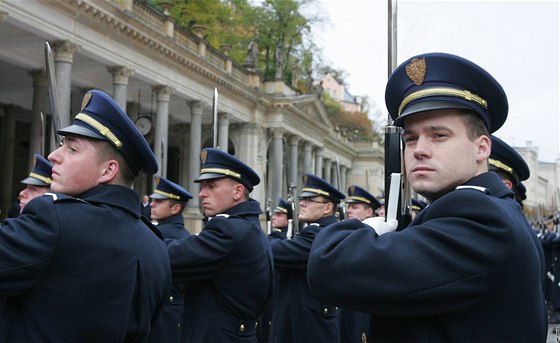 Nácvik uvítacího ceremoniálu na Mlýnské kolonád.