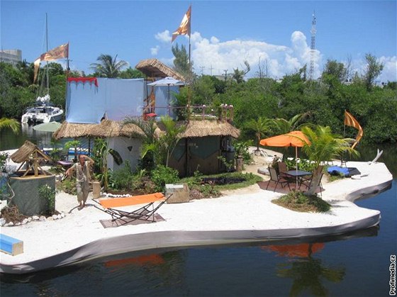 Umlý ostrov Spiral Island pluje poblí poloostrova Yucatán v Mexiku