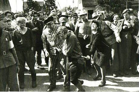 Nmecko 1945. Fotografie Henri Cartier-Bressona z tranzitnho tbora v Dessau