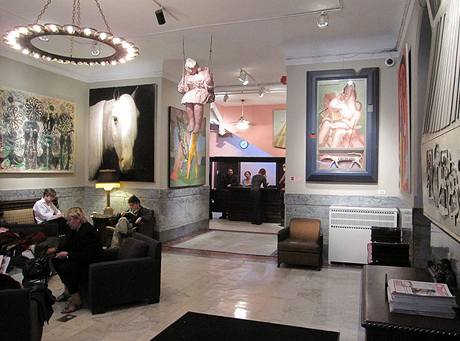 Lobby pedstavuje slavnou galerii