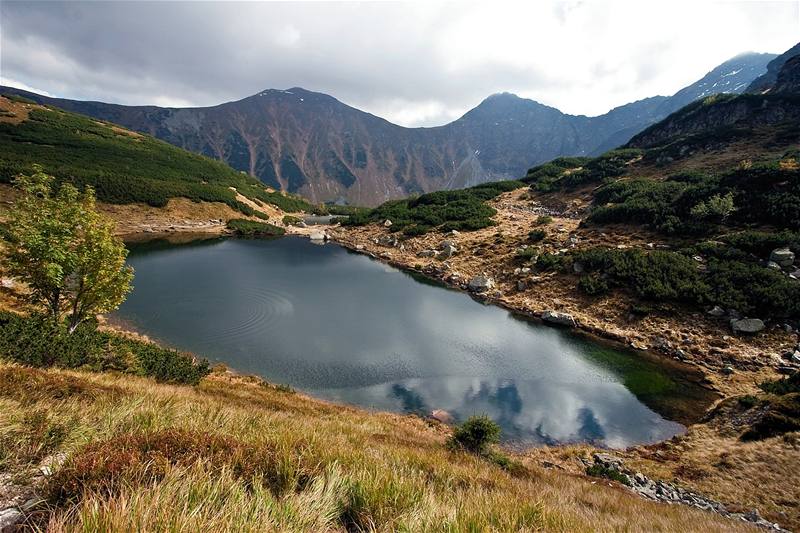 Roháe, Druhé a Tetí roháské pleso, pohled na Ostrý Rohá (2084 m) a Volovec (2063 m)