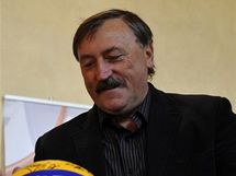 Antonn Panenka byl jednm z losujcch ME volejbalist v esk republice a Rakousku