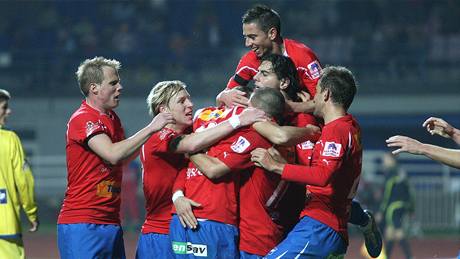 PLZEŇSKÁ RADOST. Fotbalisté západočeského týmu vyřídili dalšího soupeře - a znovu ofenzivní hrou. PLZEŇSKÁ RADOST. Fotbalisté západočeského týmu vyřídili dalšího soupeře - a znovu ofenzivní hrou.
