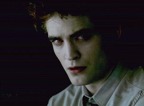 Robert Pattinson v roli Edwarda Cullena ve filmu Twilight (Stmvn)