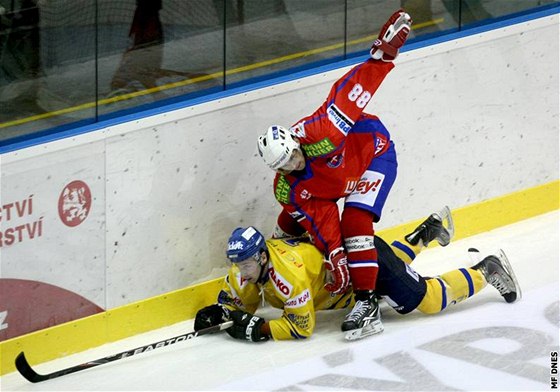 Momentka z utkání 1. hokejové ligy mezi Tebíí a Pískem.