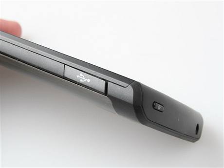 Recenze LG E900 detail
