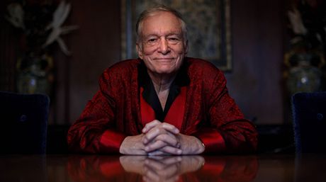 Playboy prodv st sv sbrky umn - zakladatel asopisu Hugh Hefner 