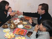 Rusk prezident Dmitrij Medvedv navtvil na Kurilskch ostrovech mstn obyvatele