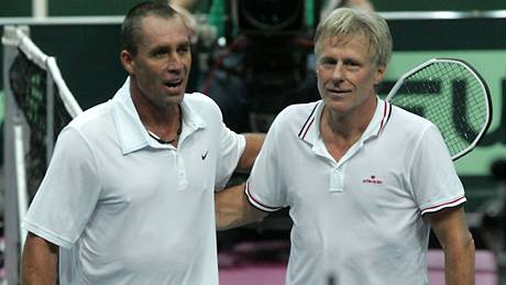 Ivan Lendl (vlevo) a Björn Borg po exhibicí Advantage Tennis v Ostrav