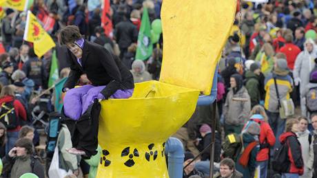 Jaderní odprci pi demonstraci v nmeckém Dannenbergu (6.11.2010)