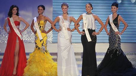 Pt nejlepích finalistek Miss World - Miss Venezuela, Miss Botswana, Miss Amerika, Miss Irsko a Miss ína 