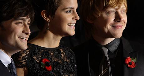 Daniel Radcliffe, Emma Watsonov a Rupert Grint na premie filmu Harry Potter a Relikvie smrti - st 1 (Londn, 11. listopadu 2010)