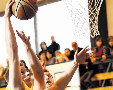 Basketbalisté Sokolova ani Mariánských Lázní ve druhé lize nebodovali.