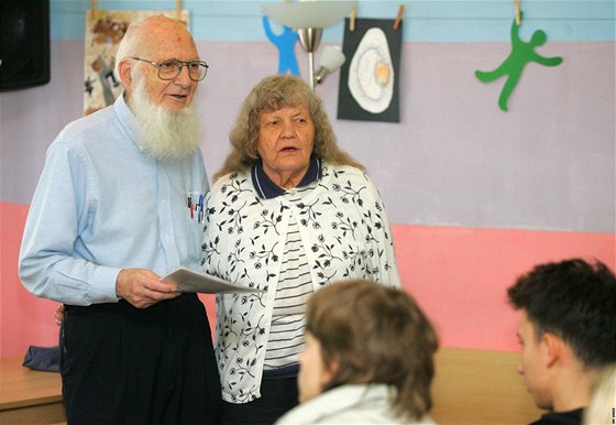 Thomas Graumann s manelkou Caroline zazpívali a pobesedovali se studenty v Jihlav.