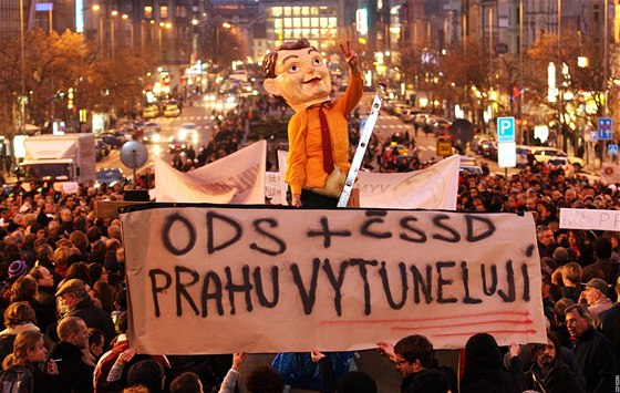 Demonstrace odprc koaliní spolupráce mezi ODS a SSD na praské radnici. (Václavské námstí, 17. 11. 2010) 