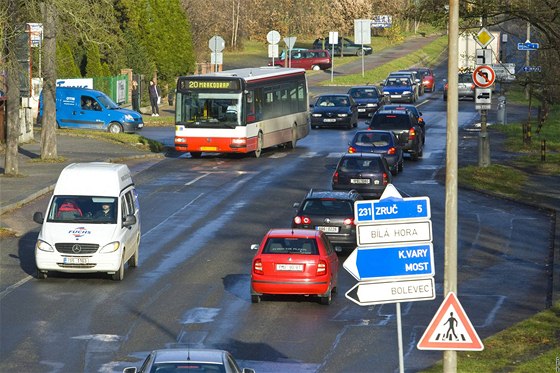 Spoje mstské hromadné dopravy budou od záí jezdit jinak. Zkrátí se intervaly nkterých linek a díky novému semaforu budou autobusy u Lékaské fakulty zajídt na tramvajovou zastávku. (Ilustraní snímek)