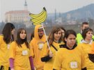 Zhruba dvactka aktivist v "bannovch" kostmech zastavila na 15 minut provoz na hranici s Rakouskem v Mikulov. (15. listopad 2010)