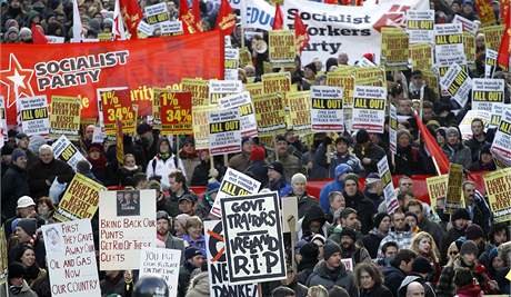 Odbori protestujc v centru Dublinu (27. listopadu 2010)