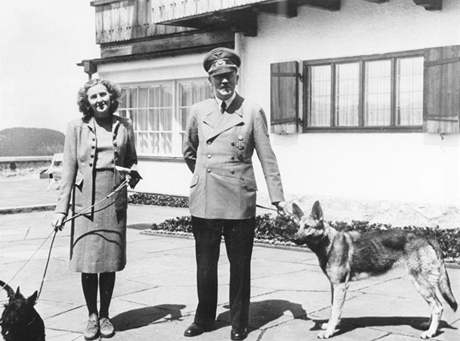 Adolf Hitler a Eva Braunov