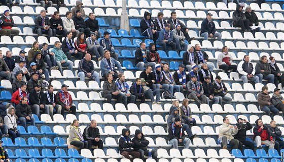 Ostravský stadion na Bazelech nebude u v roce 2012 vyhovovat poadavkm. Ilustraní foto