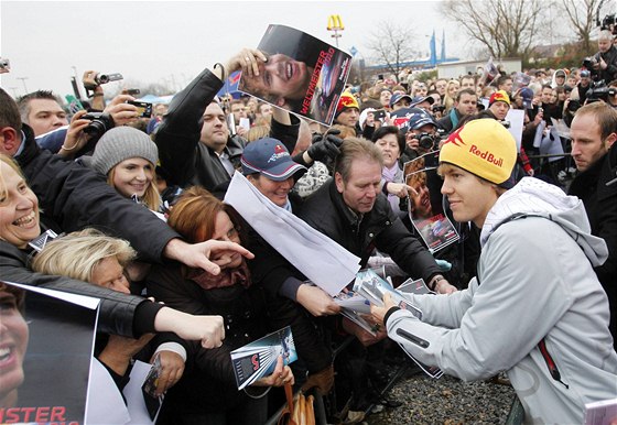 Sebastian Vettel pi oslavách titulu mistra svta v rodném Heppenheimu.