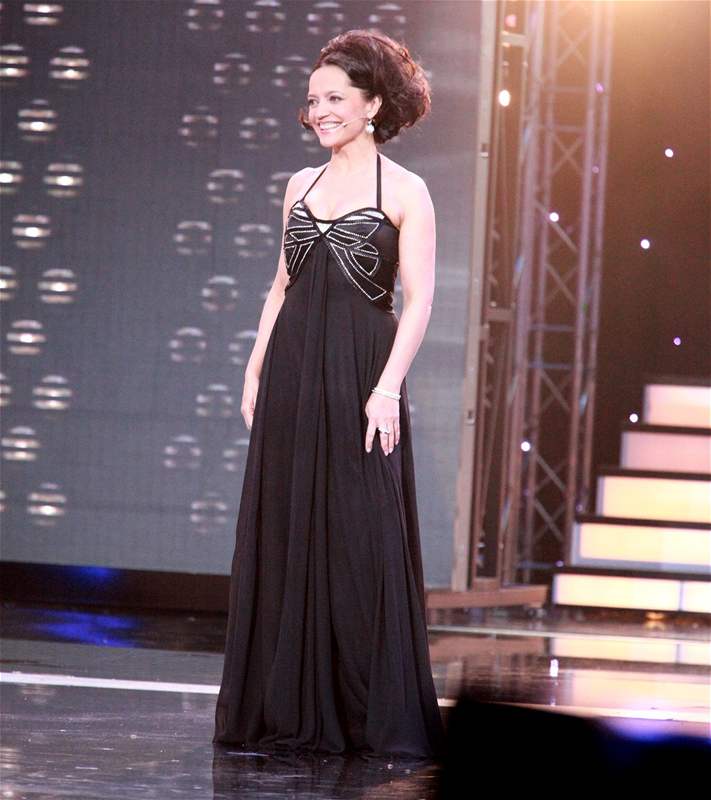 Lucie Bílá v show esko Slovensko má talent (7.11. 2010)